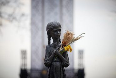 Участие Президента и первой леди в памяти жертв голодоморов в Украине