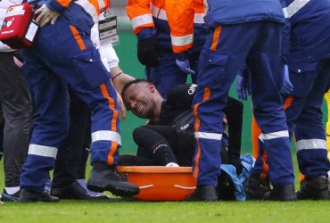 Звезда ПСЖ Неймар получил жуткую травму в матче чемпионата Франции (видео)