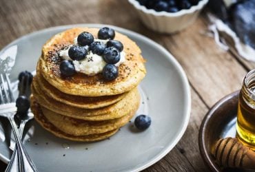 Как приготовить овсяноблин: сытный завтрак за 10 минут