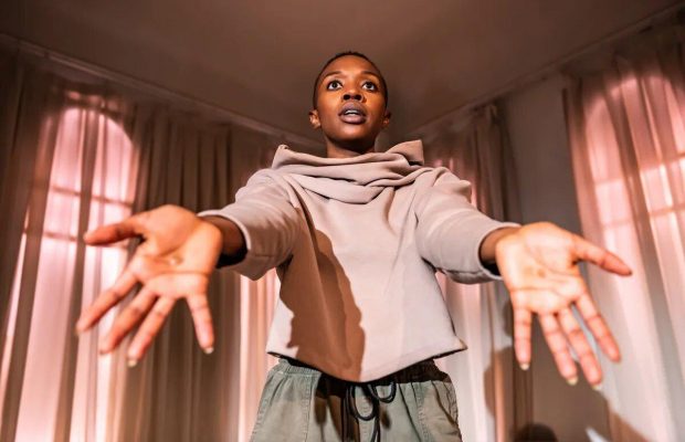 Представлен новый персонаж из экранизации The Last of Us — это темнокожая девушка, которой не было в игре