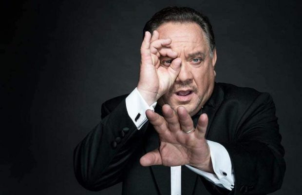 Бідне дитинство, зіркові романи і пенсія: відомий український актор дав відверте інтерв'ю