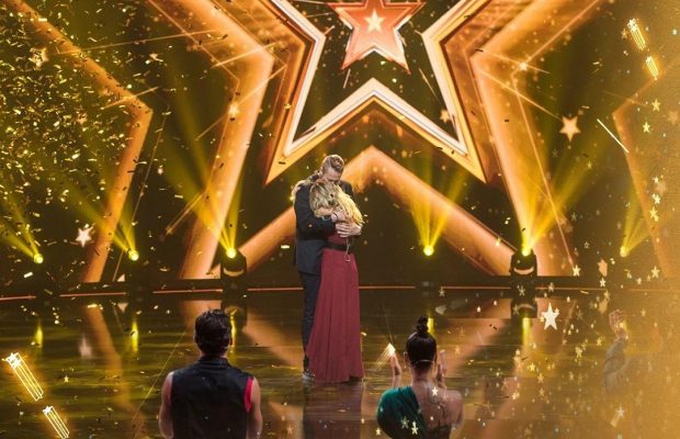 "Україна має талант": девушка читающая мысли удостоилась первой "золотой кнопки" (видео)