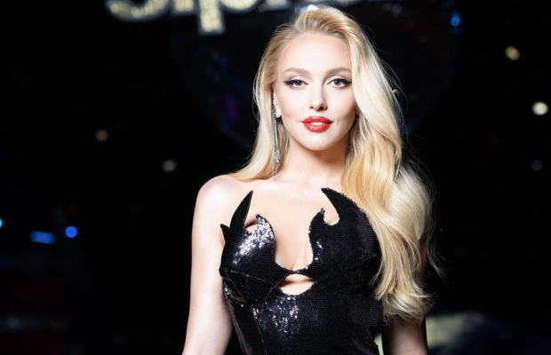 Чорна ікра, бунгало і власний пляж: Оля Полякова з розмахом відпочиває на Мальдівах