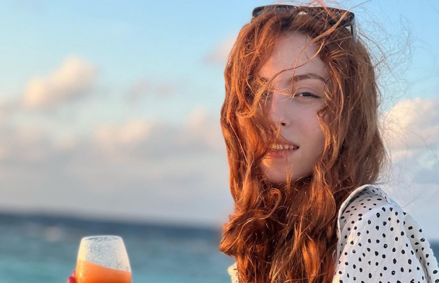 "Найкрасивіша на землі": 16-річна дочка Полякової захопила шанувальників фото з Мальдів