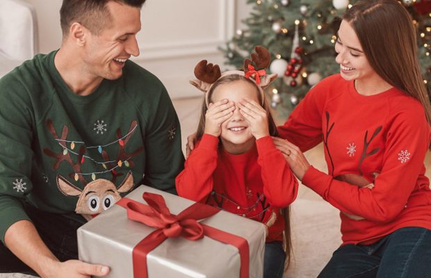Подарунки під ялинку: що українці будуть дарувати та очікують отримати на Новий рік та Різдво