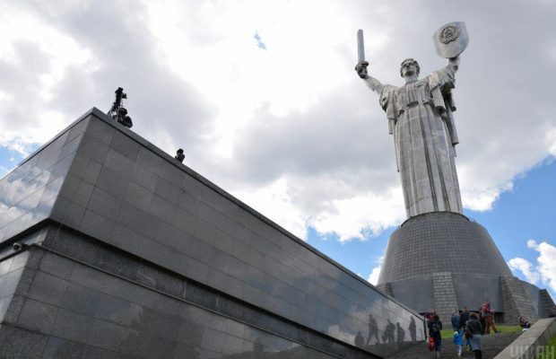 У "Батьківщині-матері" помітили пророцтво: цікава деталь