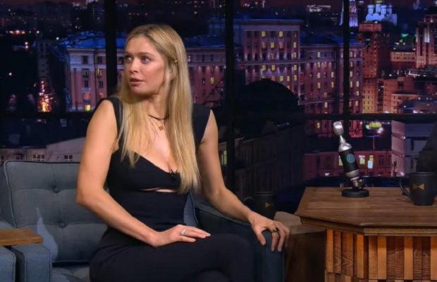Брежнева вспомнила, как на кастинге "ВИА Гры" у нее спрашивали о съемках в порно