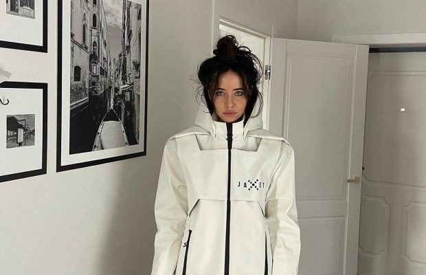 Надя Дорофєєва з'явилася на прем'єрі "Дім Гуччі" в ексклюзивному шарфі за 10 тисяч гривень