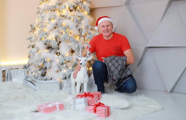 Дід Мороз Олег Ющенко: Зараз діти просять, щоб в країні був мир, щоб мама і тато добре жили. Раніше було простіше