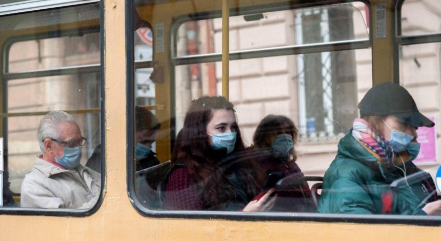 Київ переходить у "жовту" зону карантину: як працюватимуть транспорт і ТРЦ