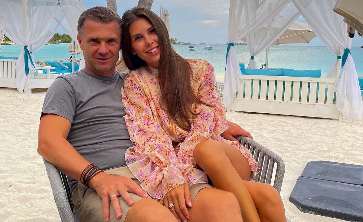 Сергей Ребров воспользовался паузой в чемпионате ОАЭ и отвез жену на Мальдивы / фото Instagram Anna Rebrova