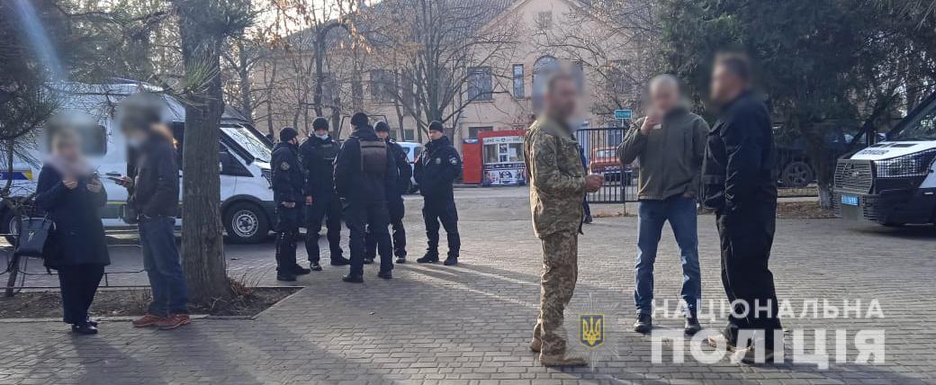 В Черноморске митингующие подрались с правоохранителями/фото пресс-служба полиции Одесской области