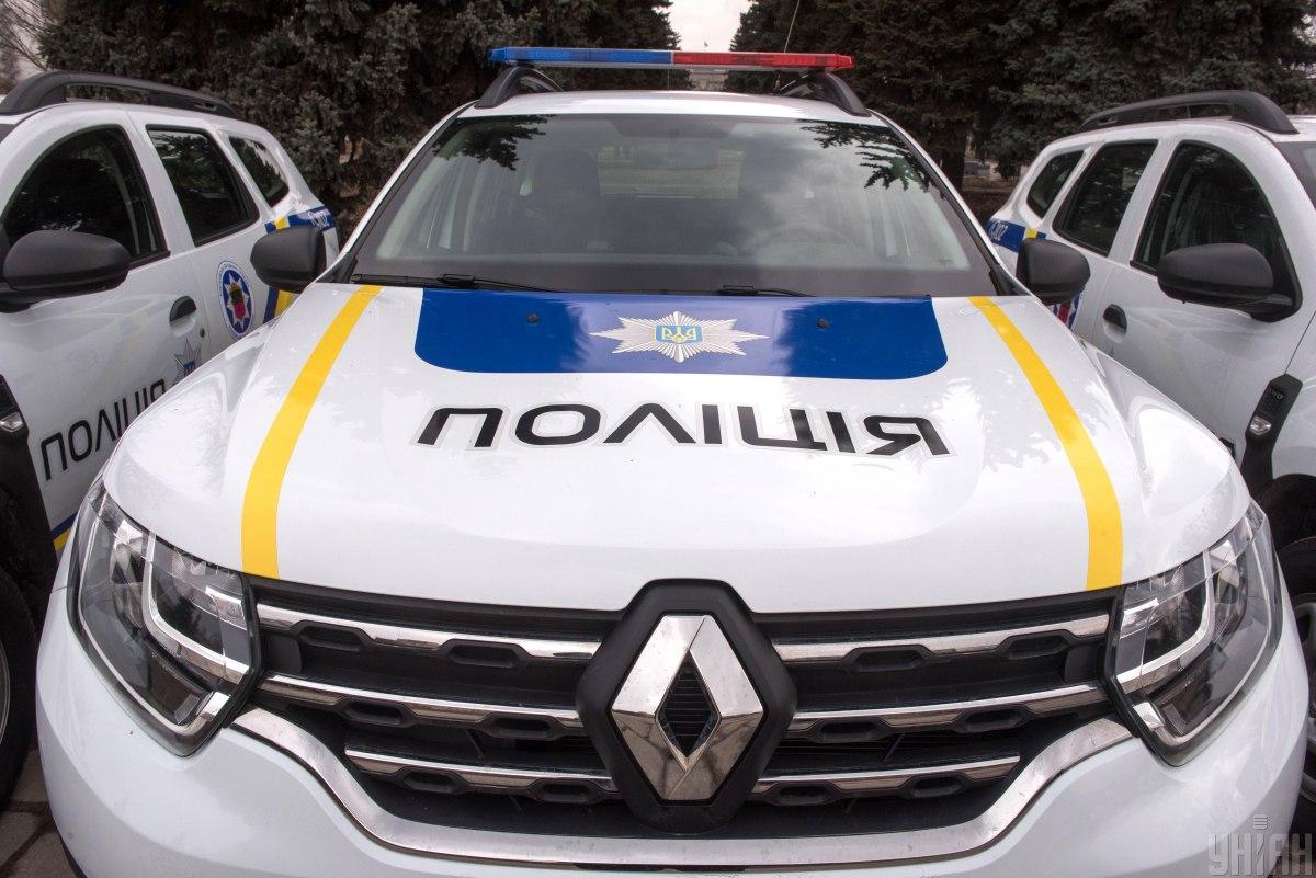 Поліція встановлює обставини події та походження вибухового предмета / фото УНІАН Поліція встановлює обставини події та походження вибухового предмета / фото УНІАН