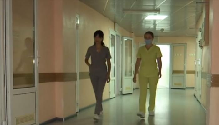 Медсестри-українки в Єгипті реанімували білоруса / скріншот
