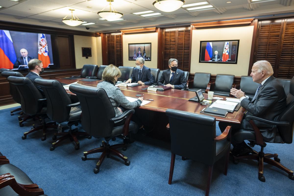 Переговори лідерів США і РФ тривали дві години / фото - twitter.com/WhiteHouse