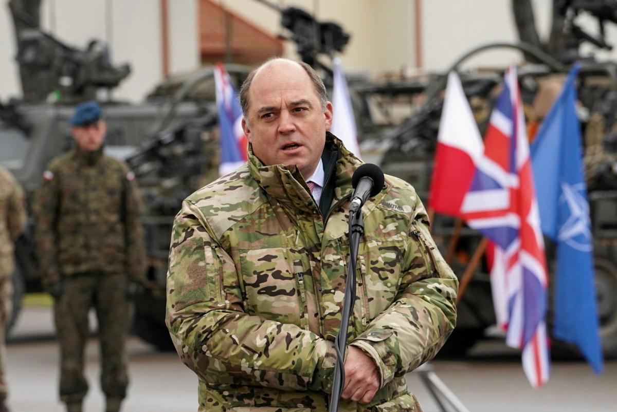 Бен Уоллес: британское правительство продолжает оказывать военную помощь Украине / фото REUTERS