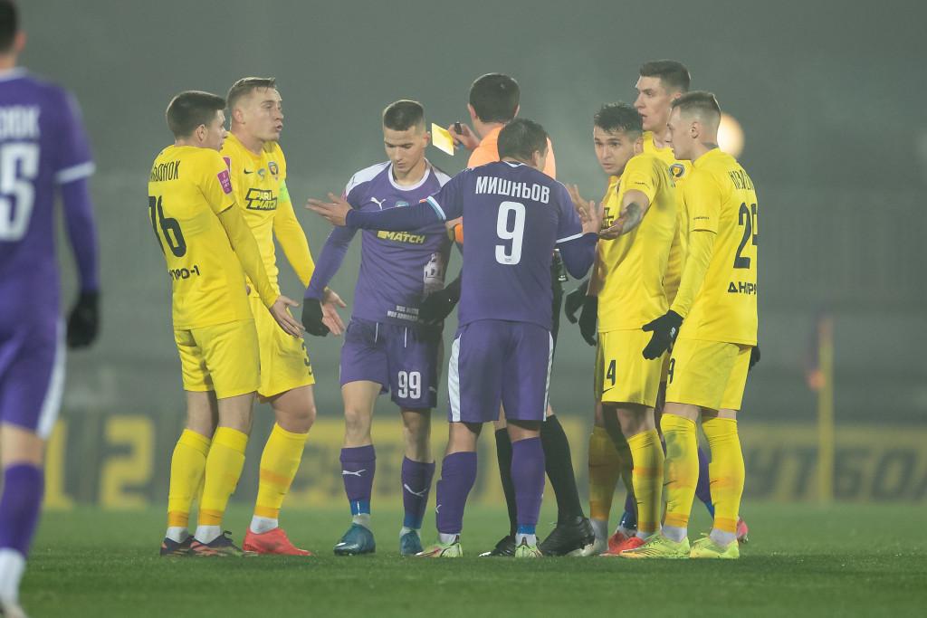 Дніпро-1 обіграв Маріуполь в напруженому матчі / фото УПЛ