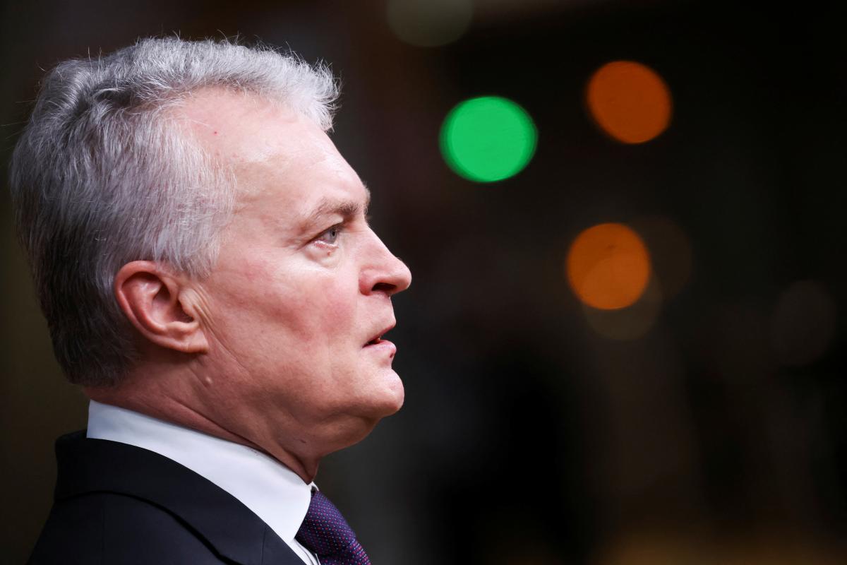 Науседа отметил, что если Кремль не достигнет своей цели в Украине, то не сможет воевать на других фронтах / фото REUTERS Науседа отметил, что если Кремль не достигнет своей цели в Украине, то не сможет воевать на других фронтах / фото REUTERS