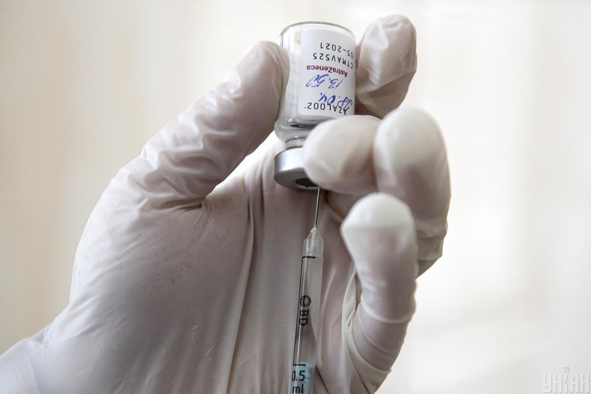 Почти все госпитализированные с коронавирусом в ноябре не были вакцинированы, сообщил Виктор Ляшко / иллюстративное фото УНИАН