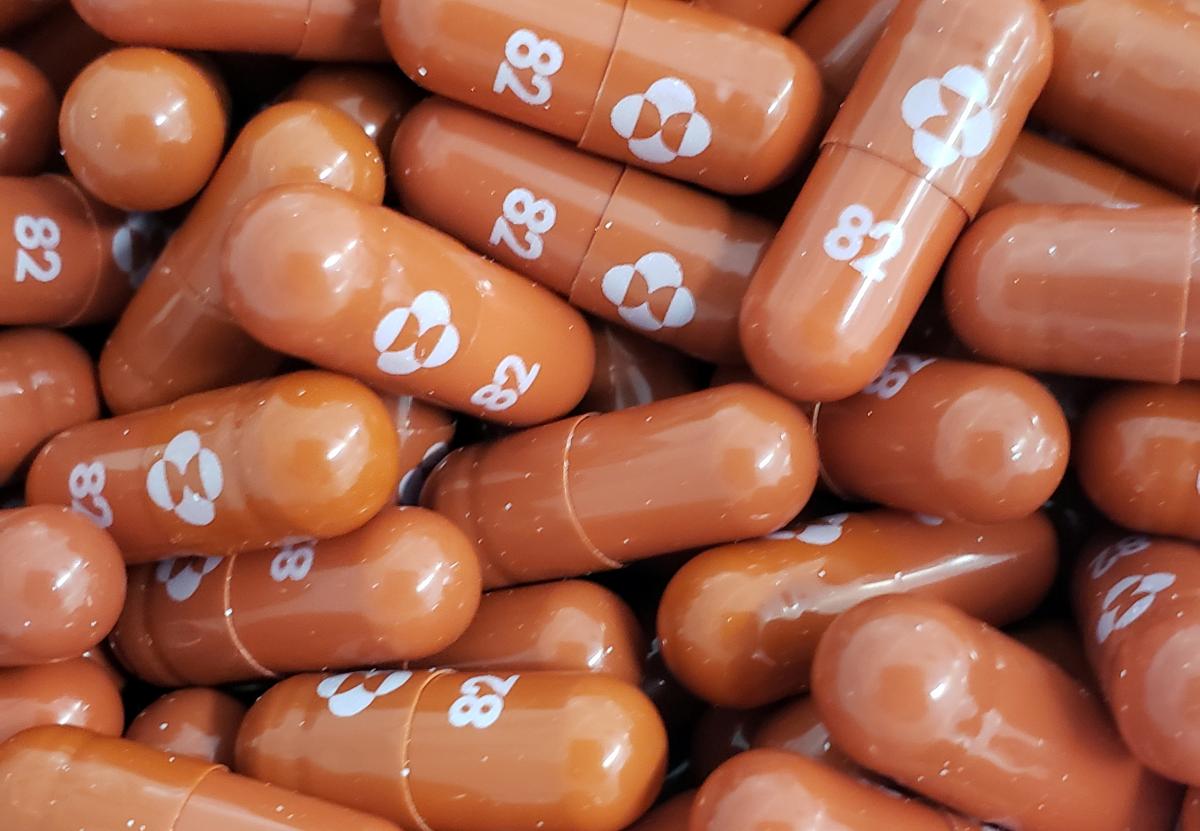 Производитель заявил об эффективности таблеток против "Омикрона" / REUTERS