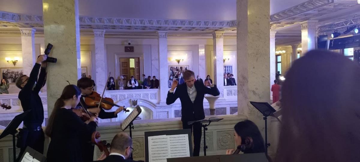 У Раді грав Kyiv Symphony Orchestra / фото УНІАН / Надя Пришляк У Раді грав Kyiv Symphony Orchestra / фото УНІАН / Надя Пришляк
