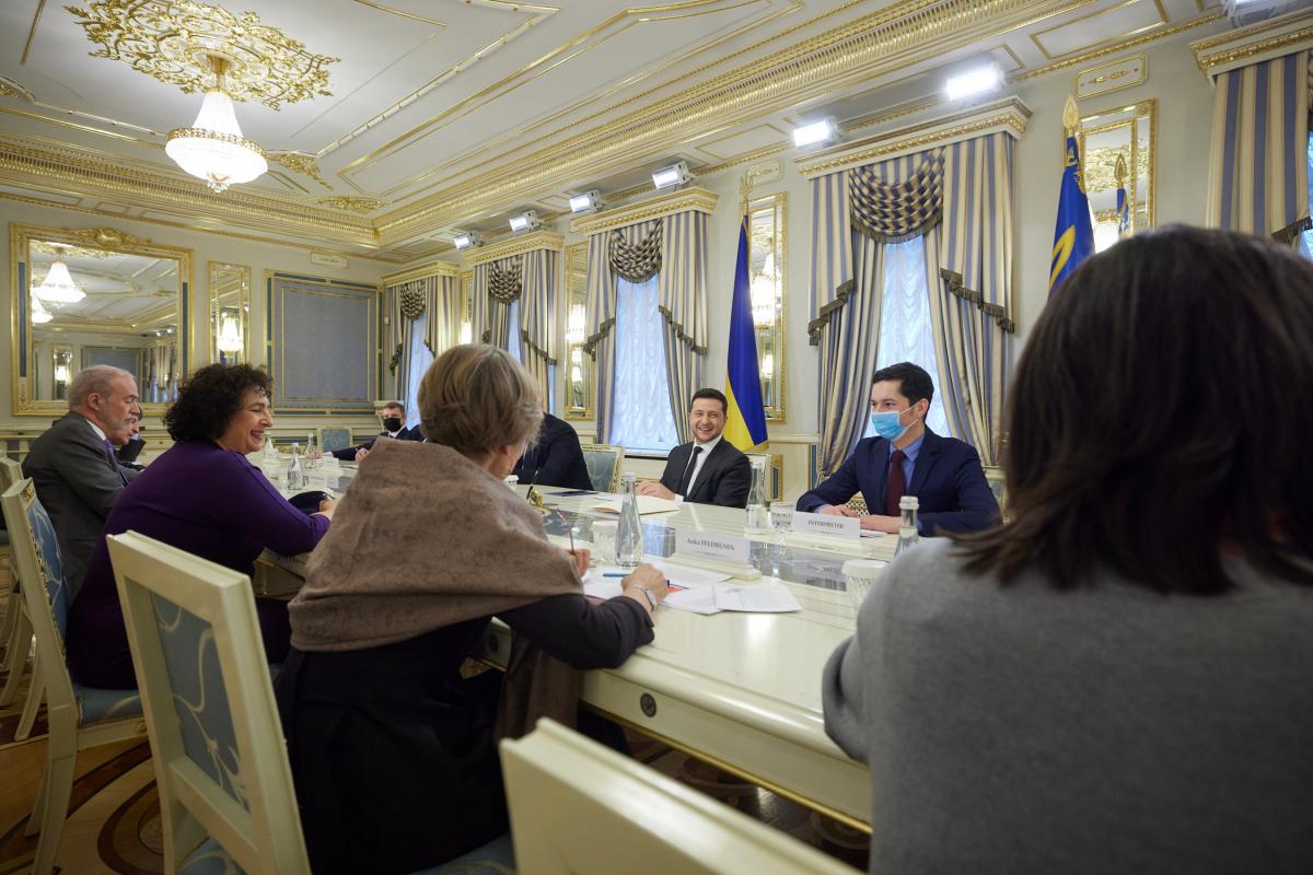 Зеленський розповів учасникам зустрічі про реформи в Україні / фото president.gov.ua Зеленський розповів учасникам зустрічі про реформи в Україні / фото president.gov.ua