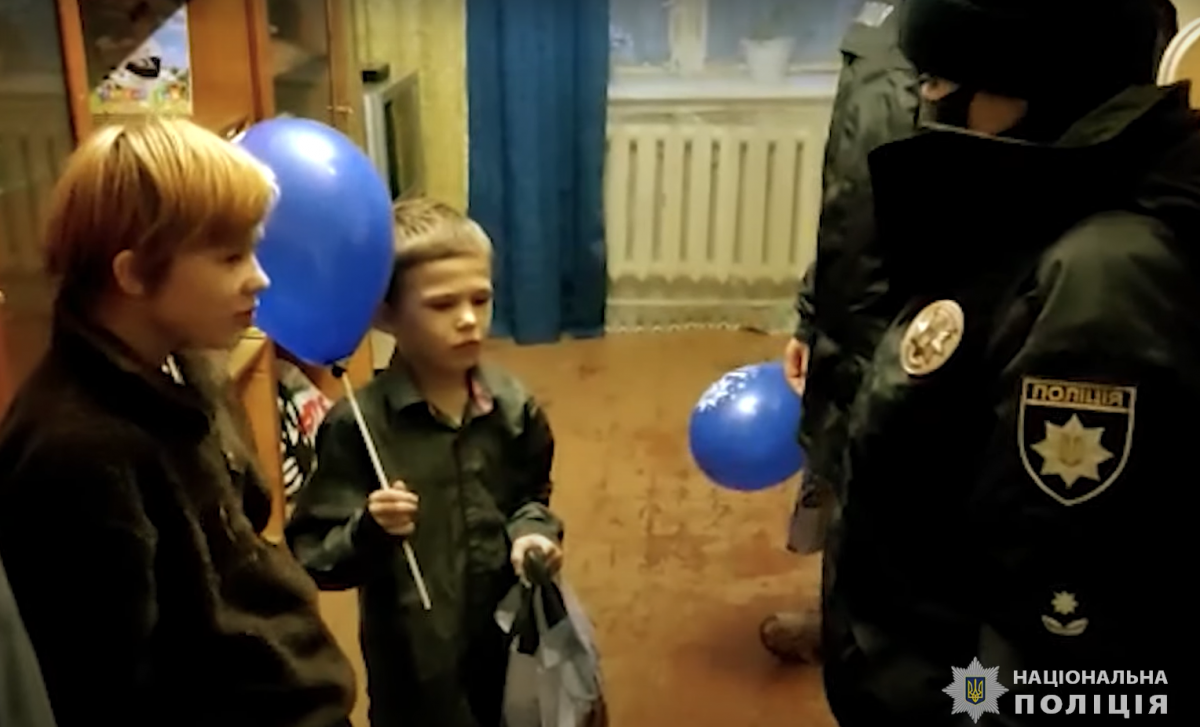 Поліцейські здійснили мрію маленького жителя Чернігова / Скриншот