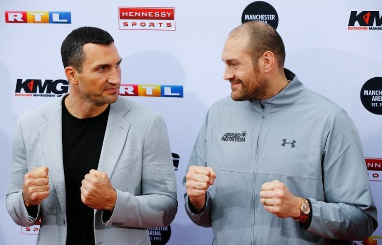 Володимир Кличко і Тайсон Ф'юрі зустрічалися в рингу в 2015 році / фото REUTERS