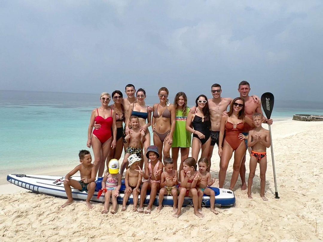 Football players with families rest in the Maldives / photo by instagram.julia_piatova