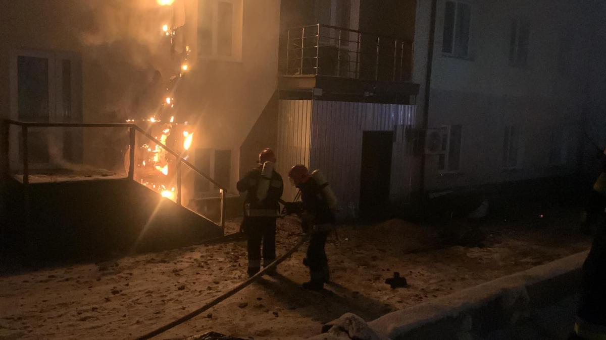 В Винницкой области полиция расследует обстоятельства пожара в гостинице, в результате которого один человек погиб, еще двое госпитализированы / фото facebook.com/dsnsvin В Винницкой области полиция расследует обстоятельства пожара в гостинице, в результате которого один человек погиб, еще двое госпитализированы / фото facebook.com/dsnsvin