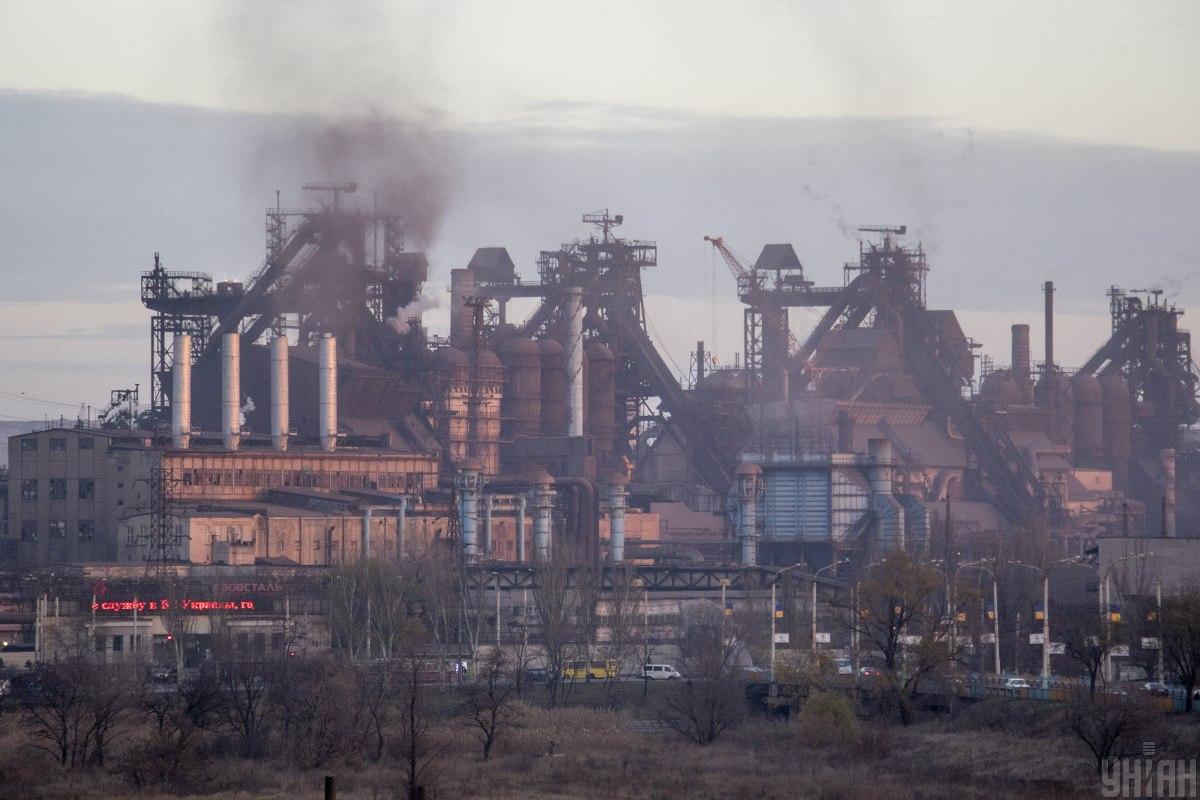 Последние недели завод с мариупольцами был под большим огнем русских / фото УНИАН