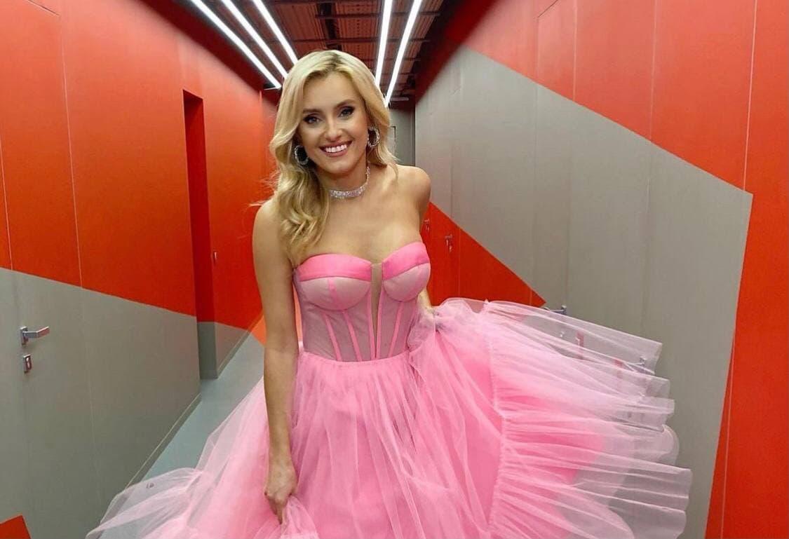 Ірина Федишин вирушила на Мальдіви і збентежила шанувальників фігурою в бікіні Ірина Федишин вирушила на Мальдіви і збентежила шанувальників фігурою в бікіні