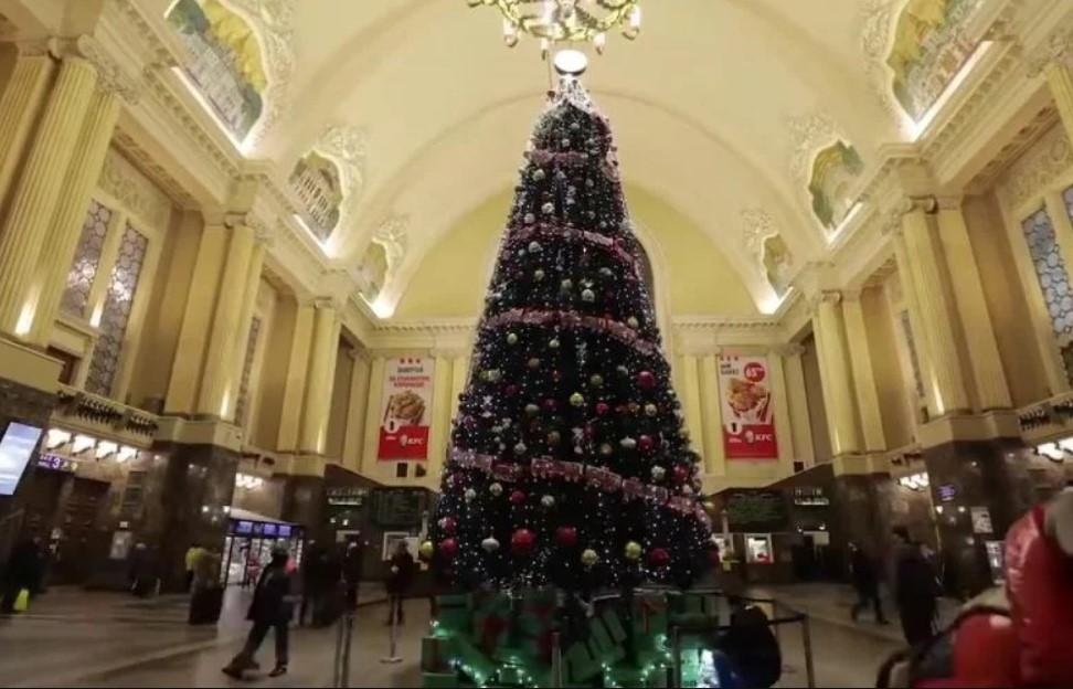 The Christmas tree on the railway vocals of Kiev turned out to be cheaper than the prosecutor's office stated / screenshot
