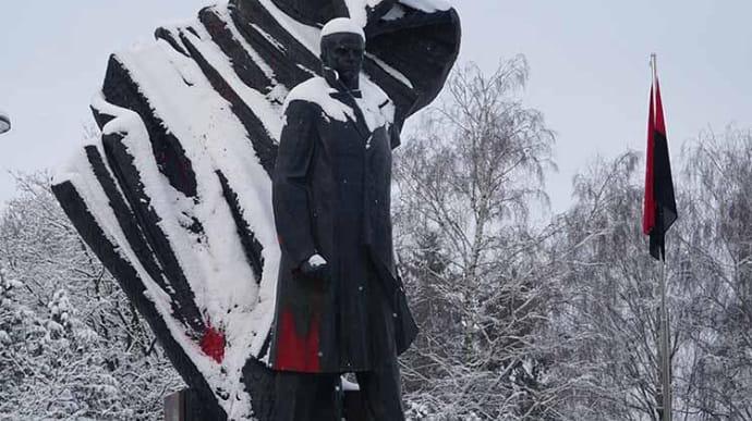 Пам’ятник Степану Бандері у Тернополі / фото НПУ