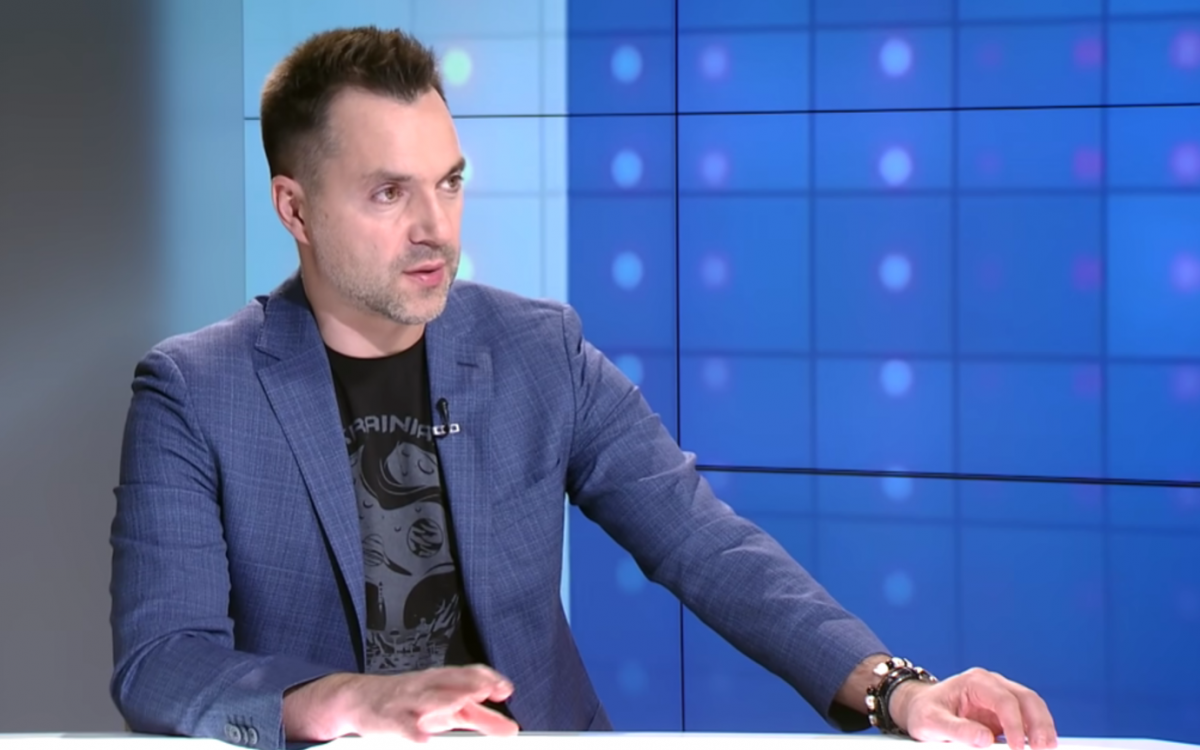 Арестович пояснив причину звільнення / скріншот відео