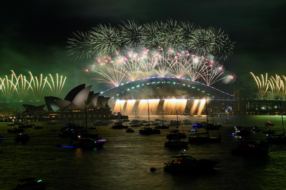 Fireworks and salutes in Sydney lit up the sky for about 13 minutes / photo - REUTERS