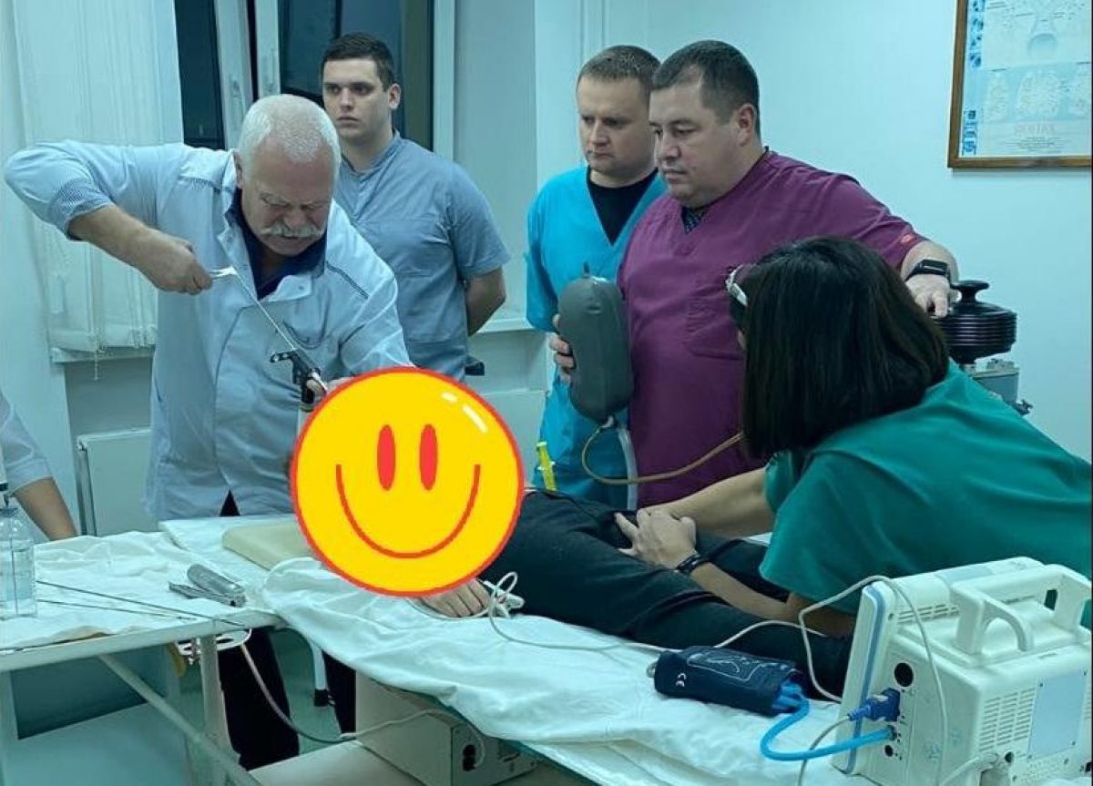 В Черкассах врачи вытащили из горла ребенка иголку