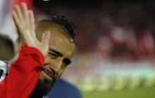 Звездный футболист итальянского Интера курьезно пошутил перед выходом на замену (видео)