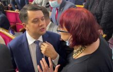 "Я не солнце, во-первых. Смотри, Галя": Разумков и Третьякова поссорились на глазах у коллег в Раде (видео)