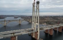 "Велике будівництво": на вантовому мосту у Запоріжжі завершено монтаж усіх канатів (фото)