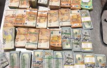 В аеропорту "Львів" у іноземок вилучили прикраси і валюту на понад 15 мільйонів гривень (фото)