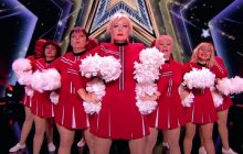 "Какие ножки": 70-летние чирлидерши из Харькова взорвали сеть зажигательными шпагатами (видео)