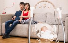 Комаровський пояснив, чи заважає увімкнений телевізор дитині спати (відео)