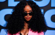 "Голые" наряды, хищники и страстные поцелуи: как прошла премия People's Choice Awards (фоторепортаж)