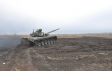 Россия провела танковые учения со стрельбами у границ Украины и в Крыму