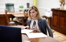 Перша леді України розказала про книжку, яку читає зараз (фото)