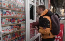 Теневой рынок табачных изделий процветает из-за неэффективности силовиков - СМИ