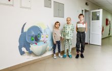 Герои книги "36 и 6 котов" украсили стены отделения детской больницы в Кропивницком