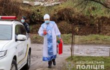 На Закарпатті хлопчик через поліцію розшукав Святого Миколая задля подарунка для братика (фото)