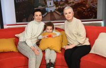 Ведуча 1+1 Алла Мазур подарувала онкохворій матусі і її сину ялинку і будиночок